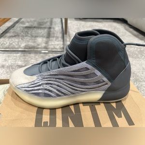 ADIDAS YEEZY MONO CARBÓN GREY SNEAKERS Size 14 (Brand New)